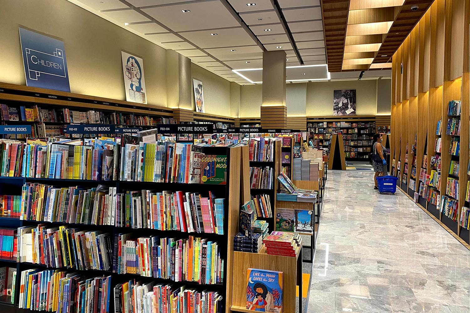 Kinokuniya Abu Dhabi Galleria Al Marya 14