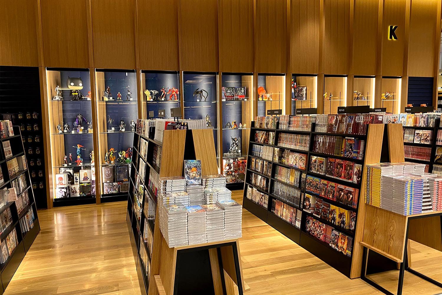 Kinokuniya Abu Dhabi Galleria Al Marya 22